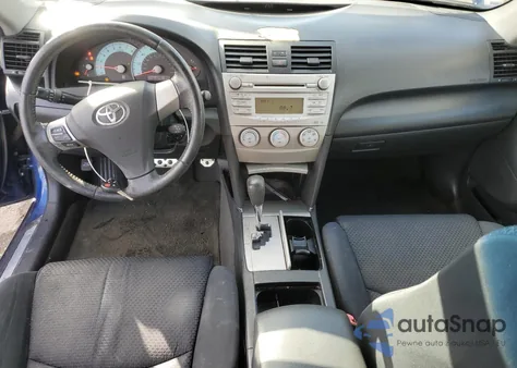 2011 Toyota Camry Base z USA, uszkodzony, nr VIN 4T1BF3EK5BU765635